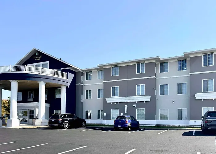Pet Friendly hotel: Mainstay Suites Madison Airport