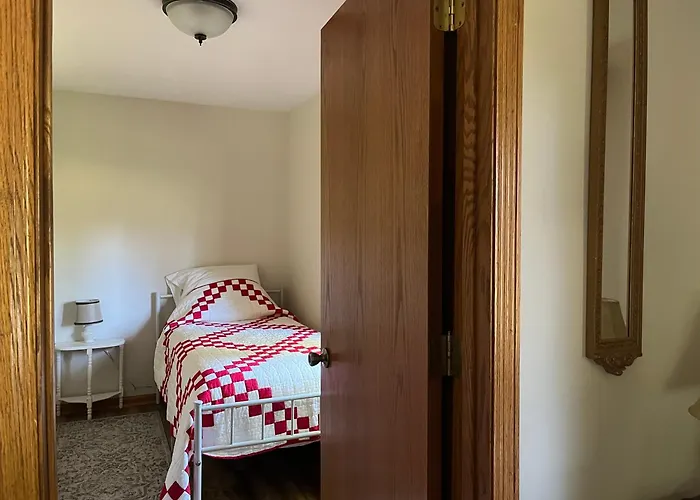 Big Hollow Guest House