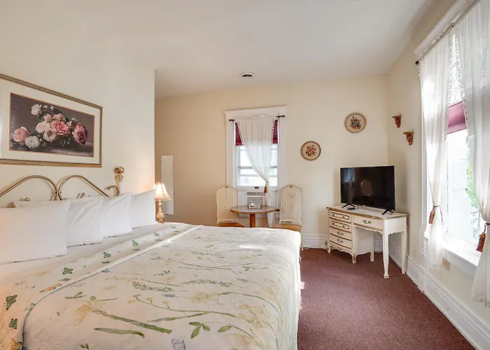 White Rose Inns & Motel