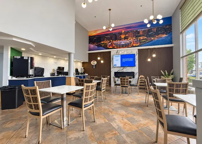 Super 8 By Wyndham Madison South